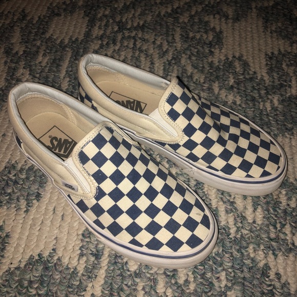 womens size 7 checkered vans